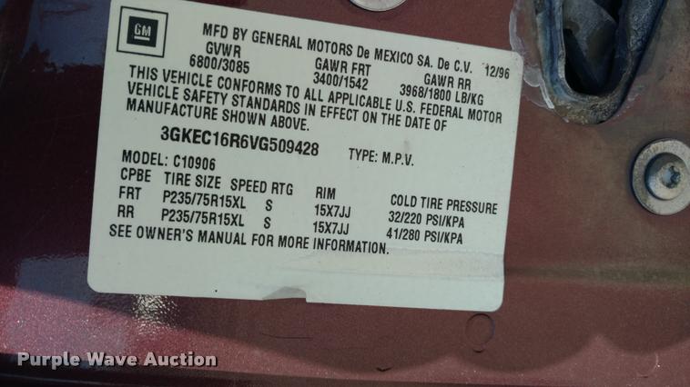 image for item DA5610 1997 GMC Suburban 1500 SUV