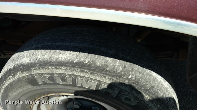 image for item DA5610 1997 GMC Suburban 1500 SUV