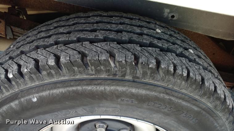 image for item DA5610 1997 GMC Suburban 1500 SUV