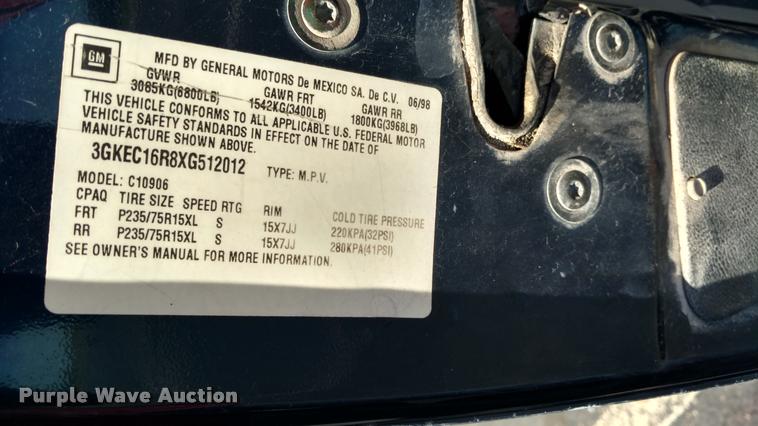 image for item DA5612 1999 GMC Suburban 1500 SUV