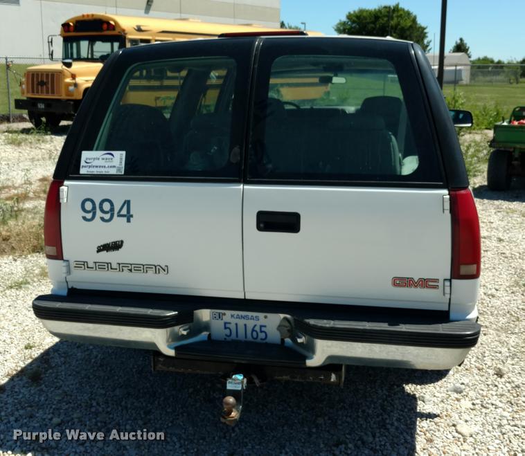image for item DA5613 1999 GMC Suburban 1500 SUV