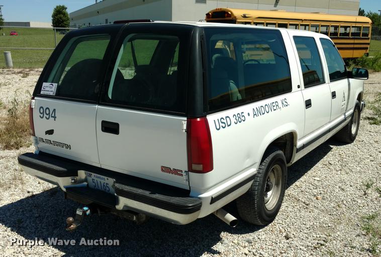 image for item DA5613 1999 GMC Suburban 1500 SUV
