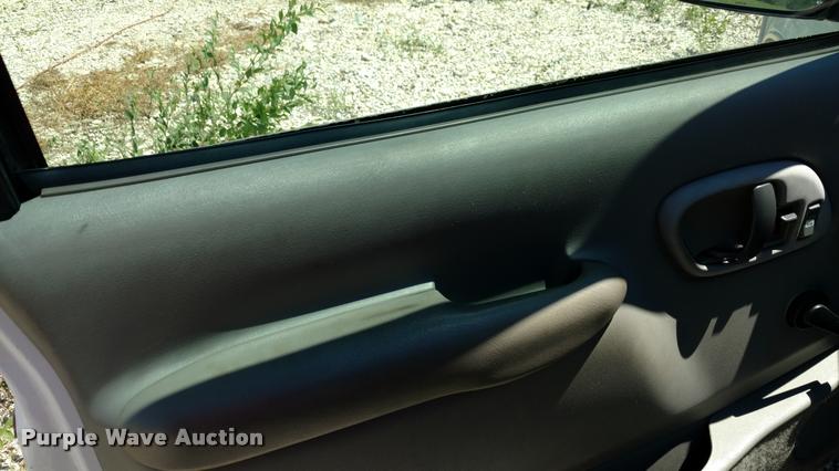 image for item DA5613 1999 GMC Suburban 1500 SUV