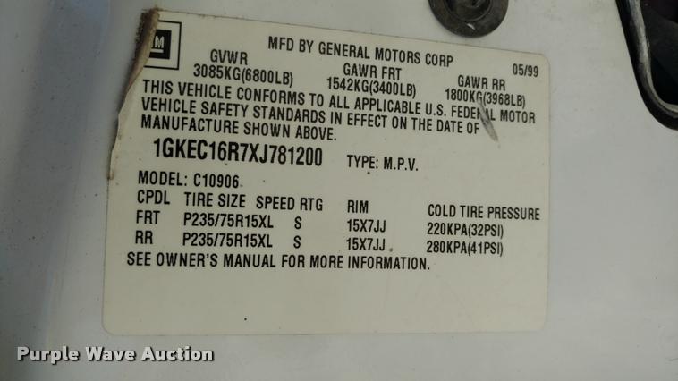 image for item DA5613 1999 GMC Suburban 1500 SUV