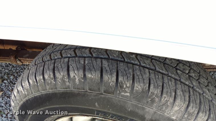 image for item DA5613 1999 GMC Suburban 1500 SUV