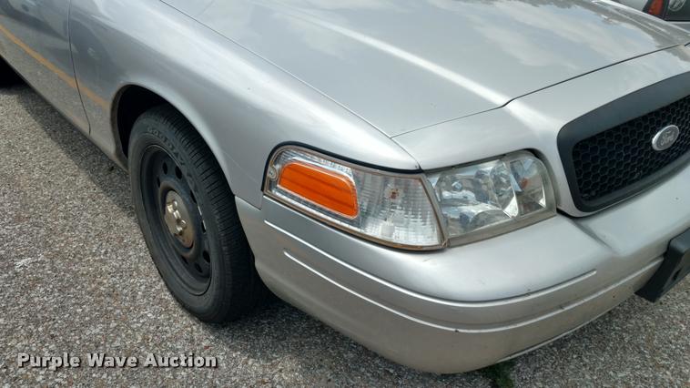 image for item DA5620 2011 Ford Crown Victoria Police Interceptor