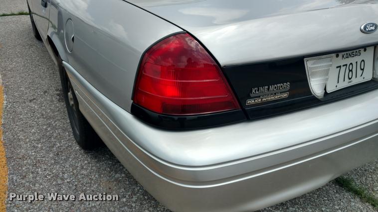 image for item DA5620 2011 Ford Crown Victoria Police Interceptor