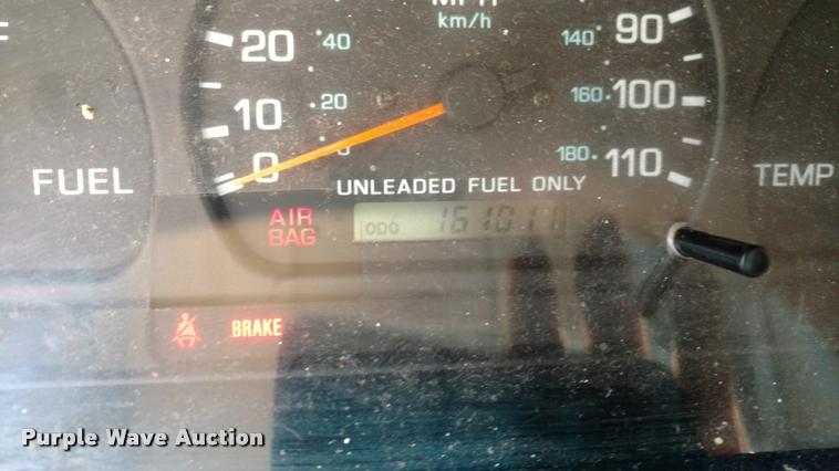 image for item DA5630 1999 Nissan Frontier SE pickup truck