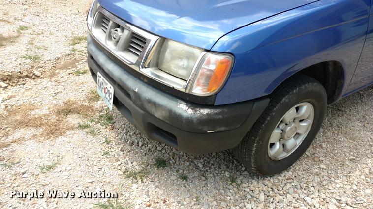 image for item DA5630 1999 Nissan Frontier SE pickup truck