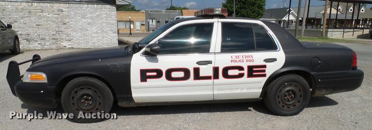 image for item DA6798 2004 Ford Crown Victoria Police Interceptor