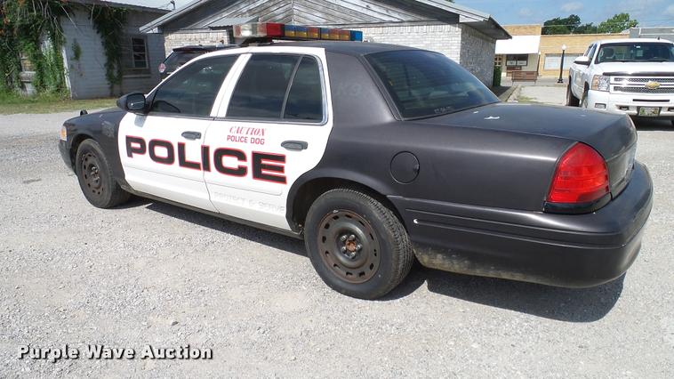 image for item DA6798 2004 Ford Crown Victoria Police Interceptor