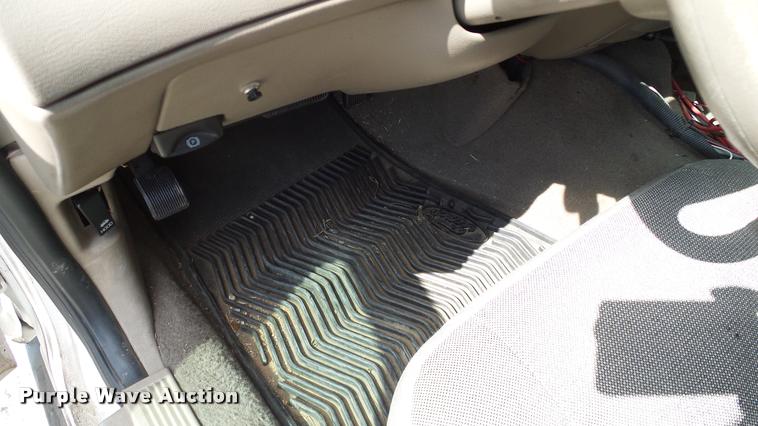 image for item DA6798 2004 Ford Crown Victoria Police Interceptor