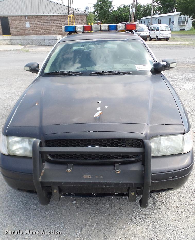 image for item DA6798 2004 Ford Crown Victoria Police Interceptor