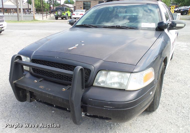 image for item DA6798 2004 Ford Crown Victoria Police Interceptor