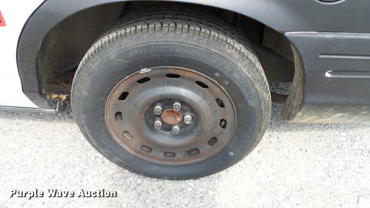 image for item DA6798 2004 Ford Crown Victoria Police Interceptor