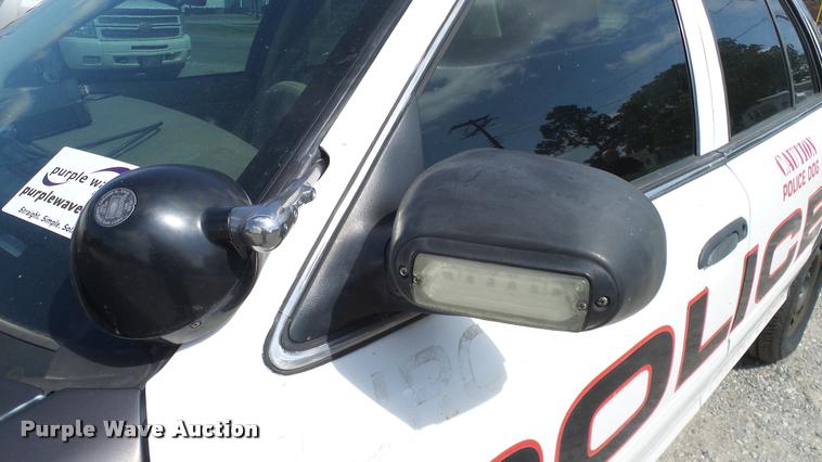 image for item DA6798 2004 Ford Crown Victoria Police Interceptor