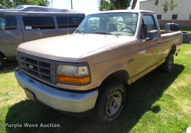 image for item DB2698 1996 Ford F150 pickup truck