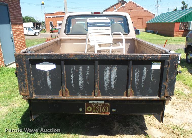 image for item DB2698 1996 Ford F150 pickup truck