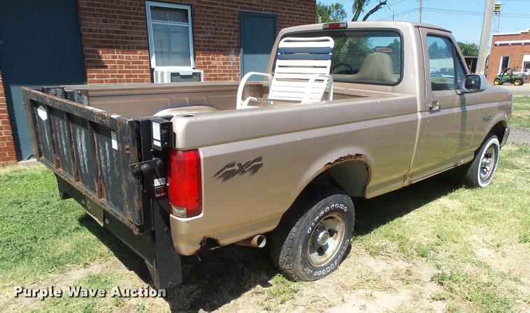 image for item DB2698 1996 Ford F150 pickup truck