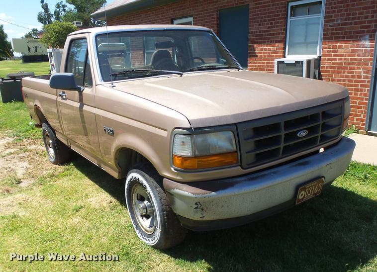 image for item DB2698 1996 Ford F150 pickup truck