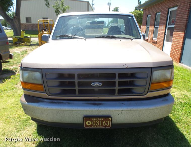 image for item DB2698 1996 Ford F150 pickup truck