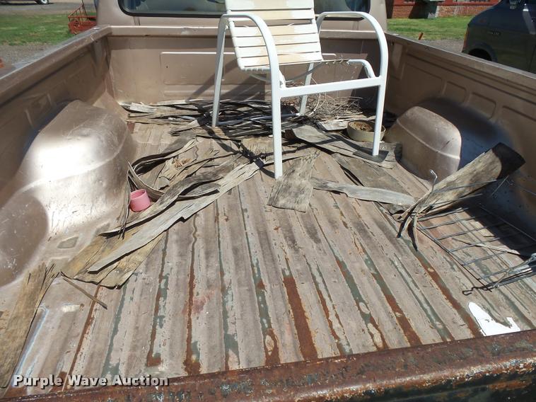 image for item DB2698 1996 Ford F150 pickup truck