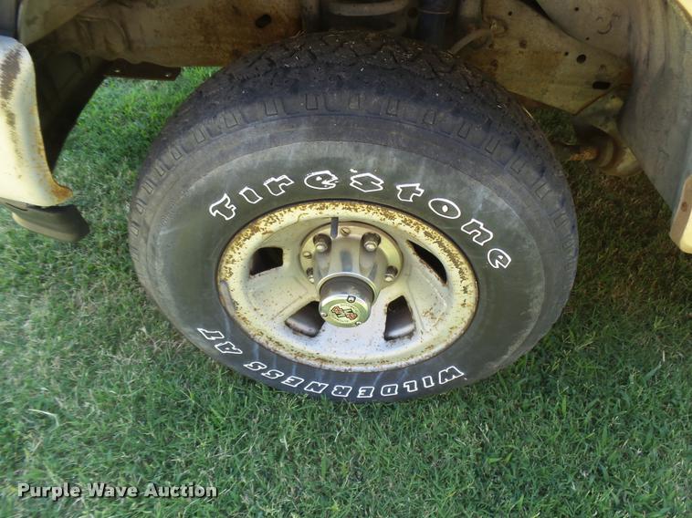 image for item DB2698 1996 Ford F150 pickup truck