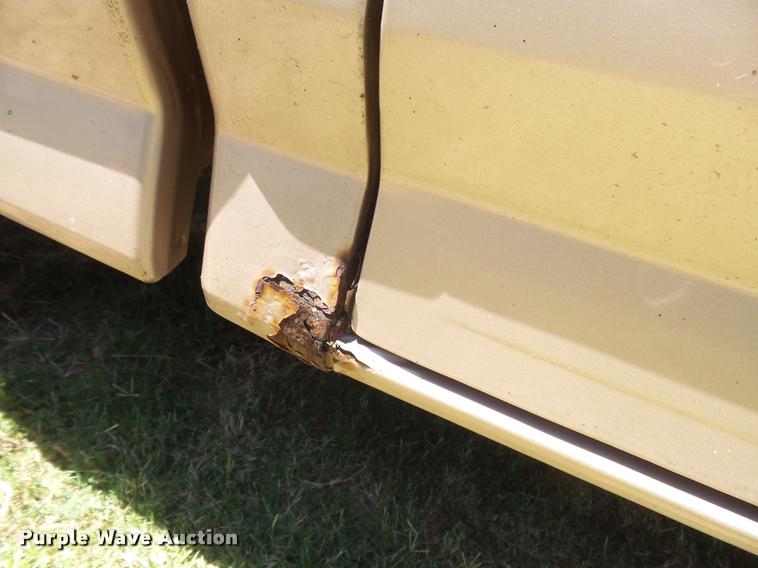 image for item DB2698 1996 Ford F150 pickup truck