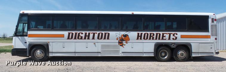 image for item DB2708 2000 MCI 102-DL3 coach bus