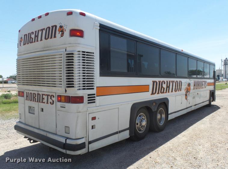 image for item DB2708 2000 MCI 102-DL3 coach bus