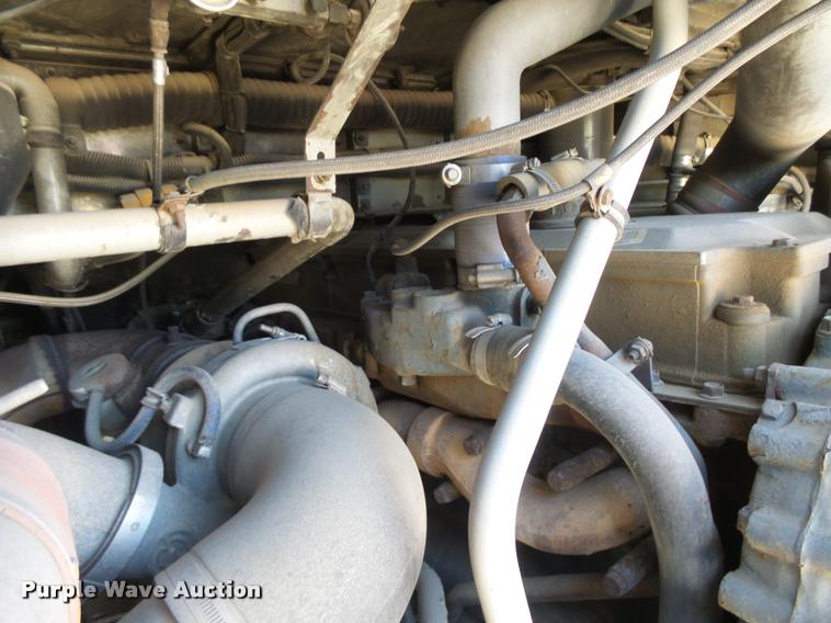 image for item DB2708 2000 MCI 102-DL3 coach bus