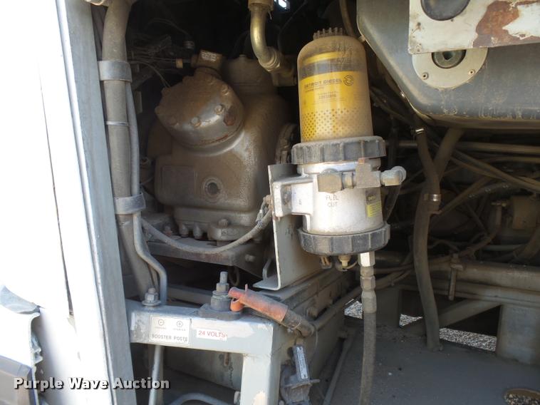 image for item DB2708 2000 MCI 102-DL3 coach bus