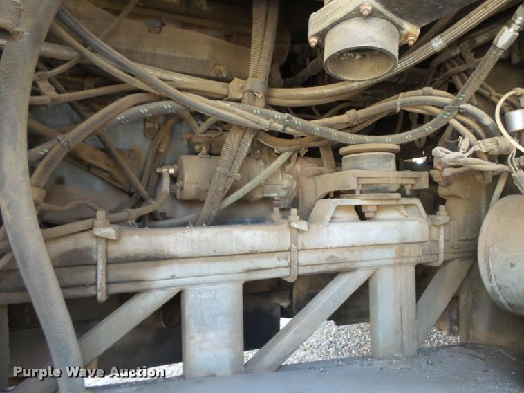 image for item DB2708 2000 MCI 102-DL3 coach bus