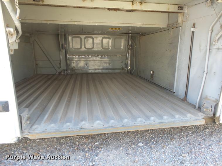 image for item DB2708 2000 MCI 102-DL3 coach bus