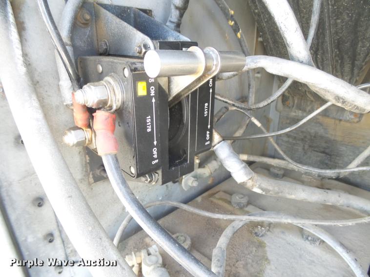 image for item DB2708 2000 MCI 102-DL3 coach bus