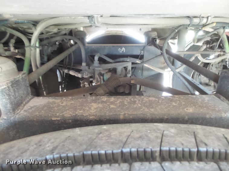 image for item DB2708 2000 MCI 102-DL3 coach bus