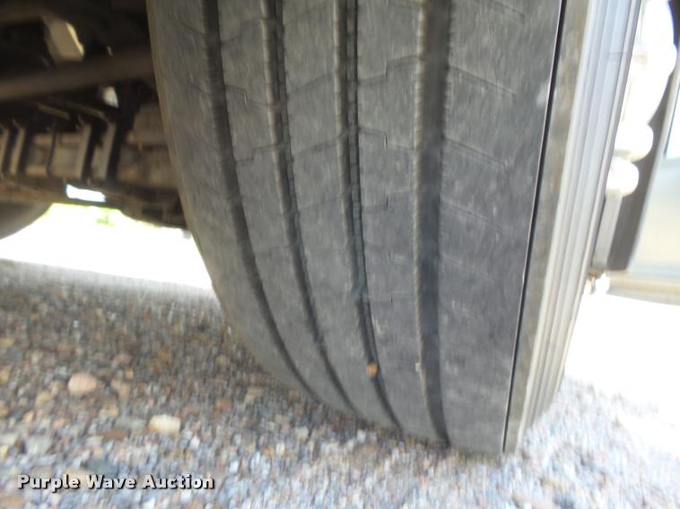 image for item DB2708 2000 MCI 102-DL3 coach bus