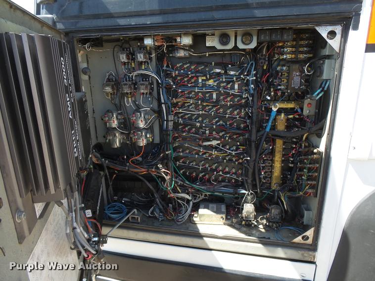 image for item DB2708 2000 MCI 102-DL3 coach bus