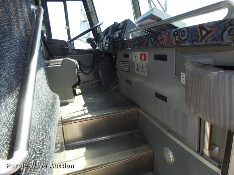 image for item DB2708 2000 MCI 102-DL3 coach bus