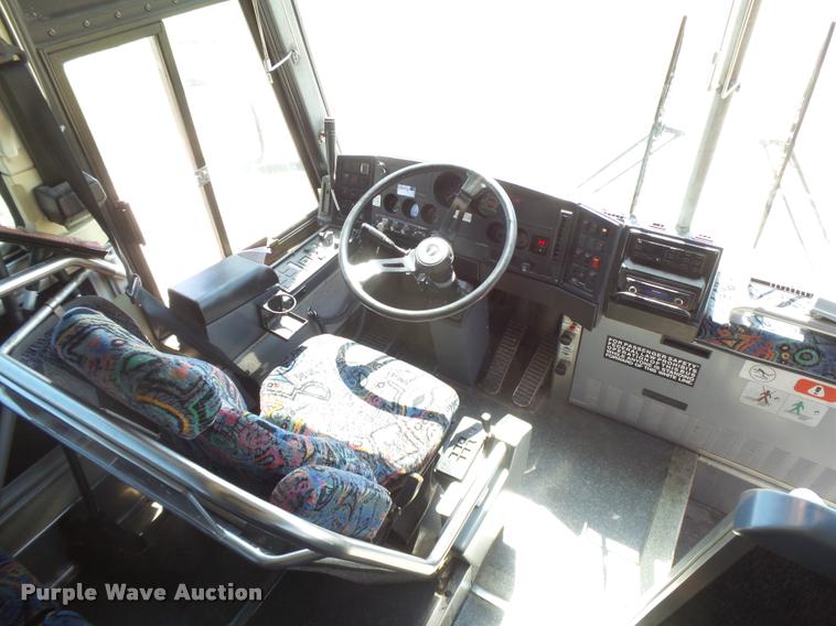 image for item DB2708 2000 MCI 102-DL3 coach bus