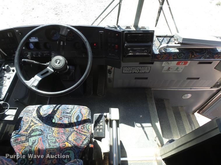 image for item DB2708 2000 MCI 102-DL3 coach bus