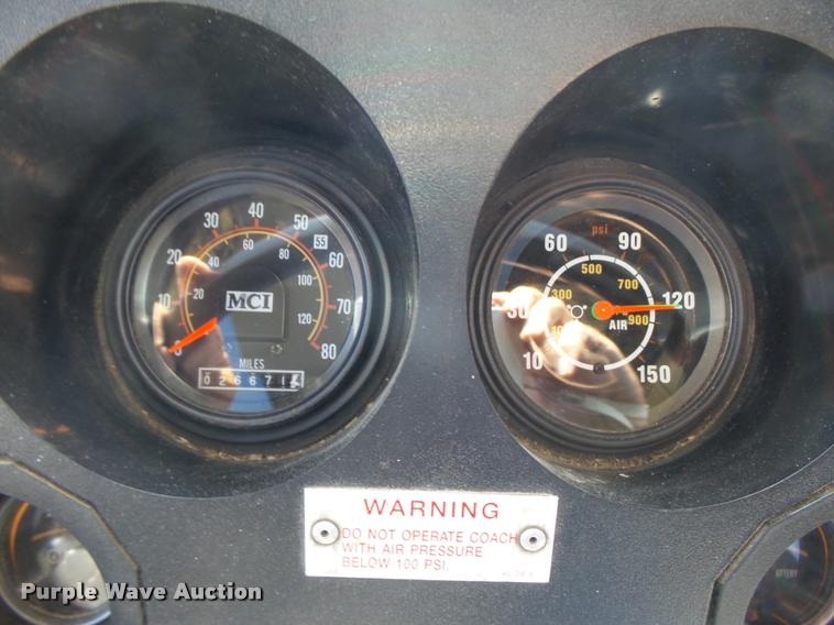 image for item DB2708 2000 MCI 102-DL3 coach bus