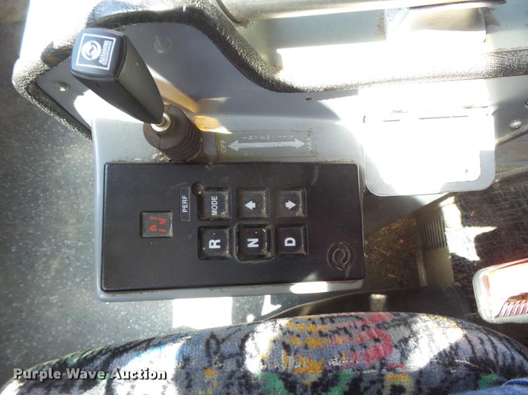 image for item DB2708 2000 MCI 102-DL3 coach bus