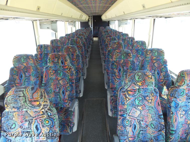 image for item DB2708 2000 MCI 102-DL3 coach bus