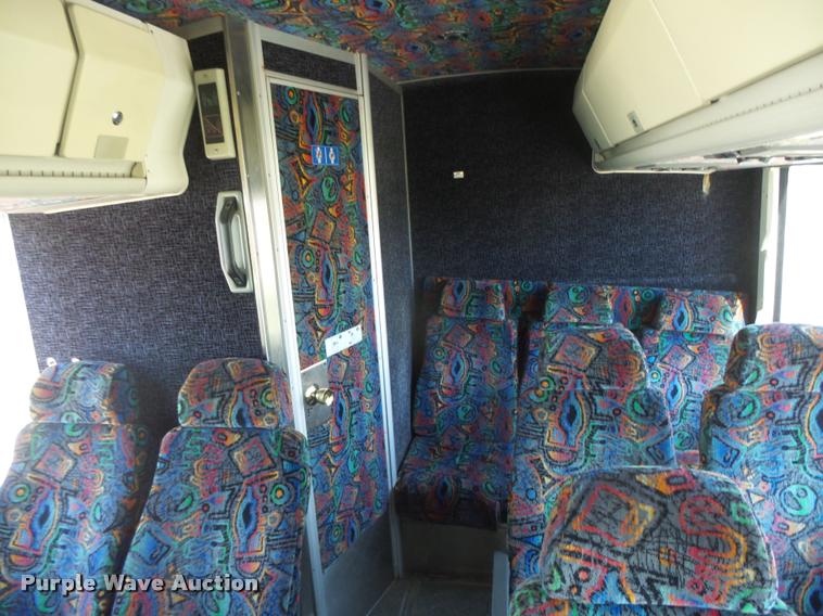 image for item DB2708 2000 MCI 102-DL3 coach bus