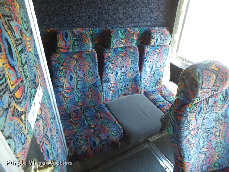image for item DB2708 2000 MCI 102-DL3 coach bus