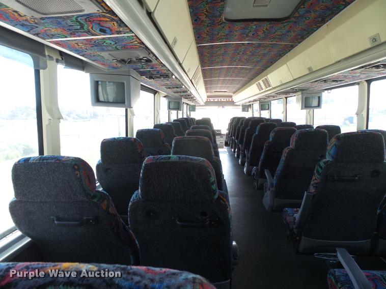 image for item DB2708 2000 MCI 102-DL3 coach bus