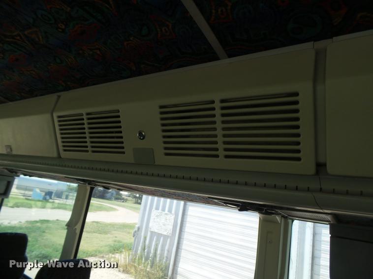 image for item DB2708 2000 MCI 102-DL3 coach bus