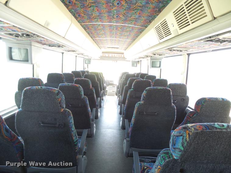 image for item DB2708 2000 MCI 102-DL3 coach bus