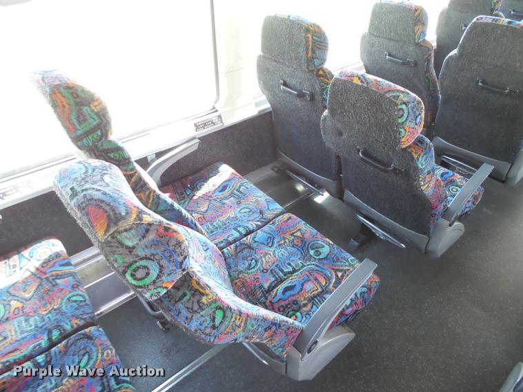 image for item DB2708 2000 MCI 102-DL3 coach bus